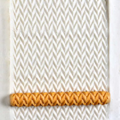 MKM Zig Zag Wooden Hand Roller HR-06 MKM Zig Zag Wooden Hand Roller HR-06