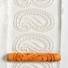MKM Elvis Paisley Wooden Hand Roller HR-39 DISCONTINUED MKM Elvis Paisley Wooden Hand Roller HR-39 DISCONTINUED